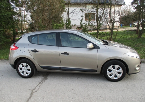 Renault Megane cena 18900 przebieg: 246100, rok produkcji 2009 z Suraż małe 121